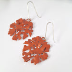 Load image into Gallery viewer, Foliose Sway - Dangle earring
