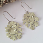 Load image into Gallery viewer, Foliose Sway - Dangle earring
